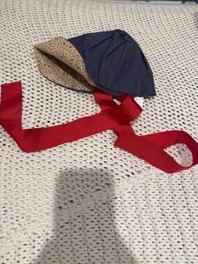 em Children's Reversible Sun Bonnet with Red Ties